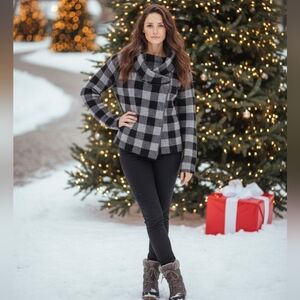 Ellen Tracy Women's Black and Gray Plaid Cowl Neck Wool Blend Sweater Size M